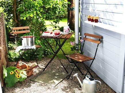 IKEA　屋外用デーブルとチェア　バルコニーインテリア