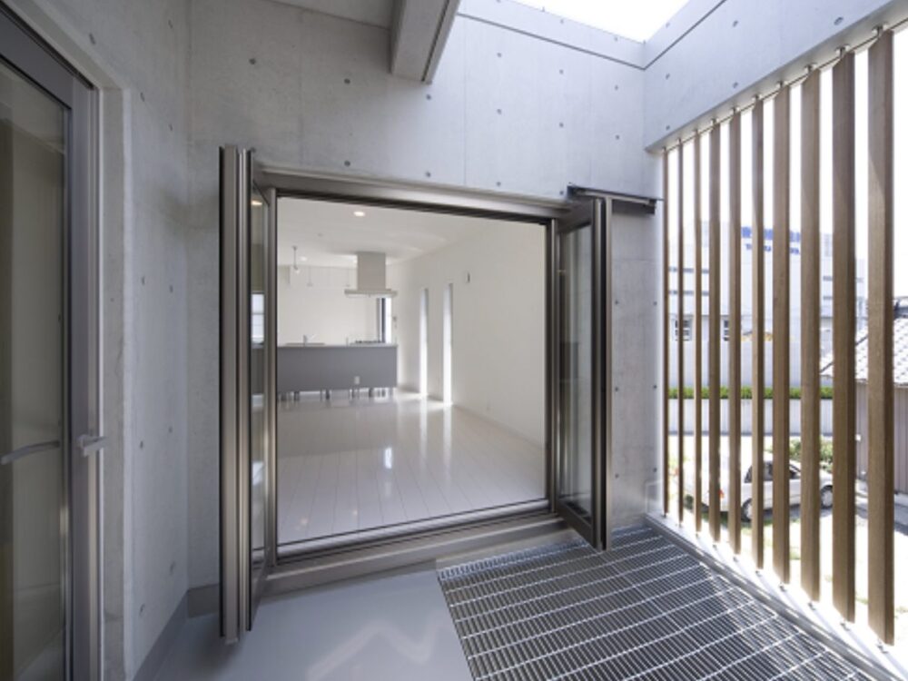 宮脇建設の中庭・バルコニー施工事例