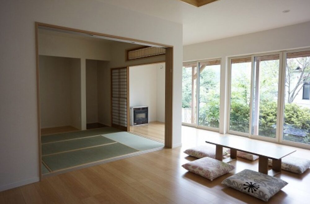 あっとホームの和室とリビングをつなげた施工事例