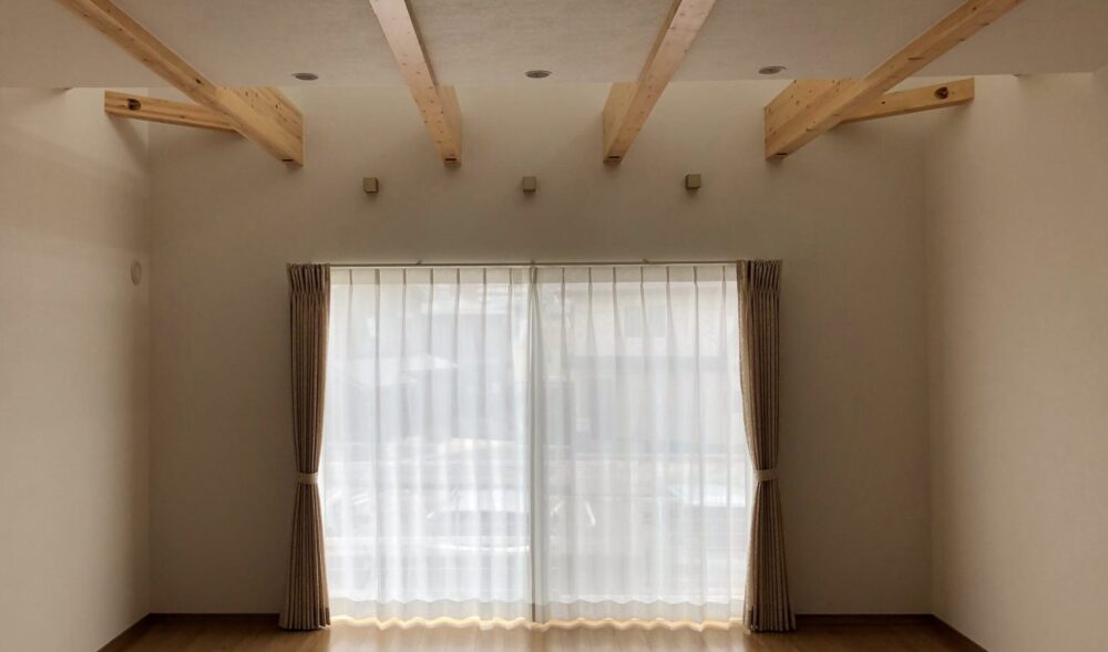 OFFICE K +DESIGNの施工事例・梁を見せた室内