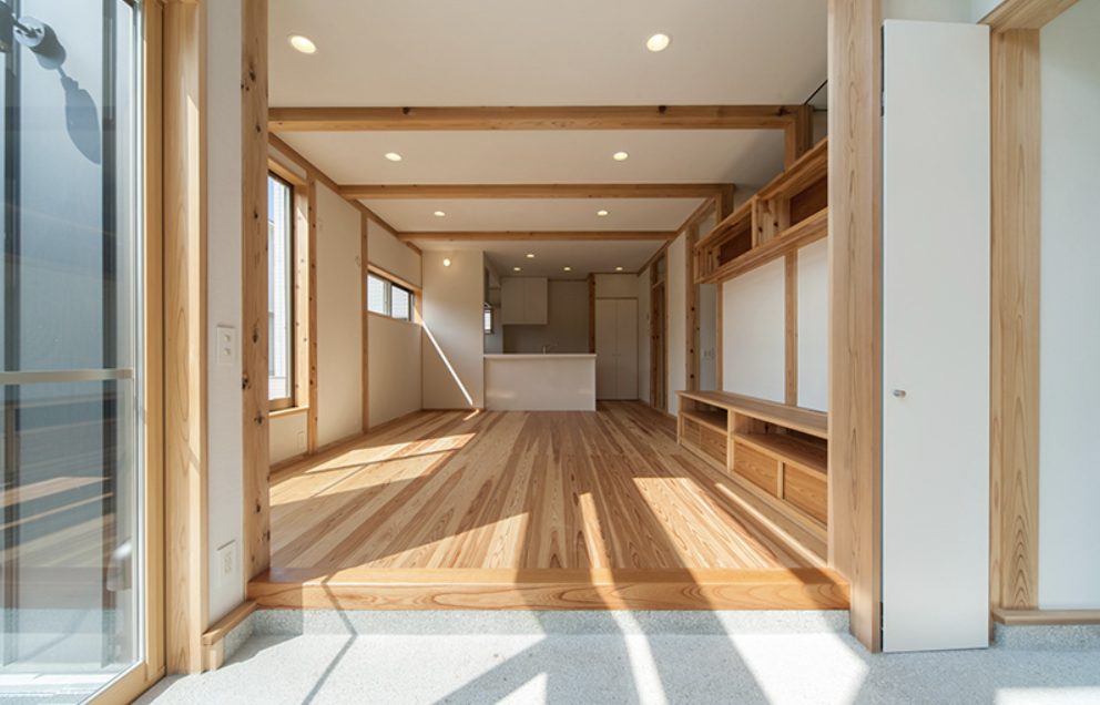 吉留建設の玄関土間からつながるLDK施工事例