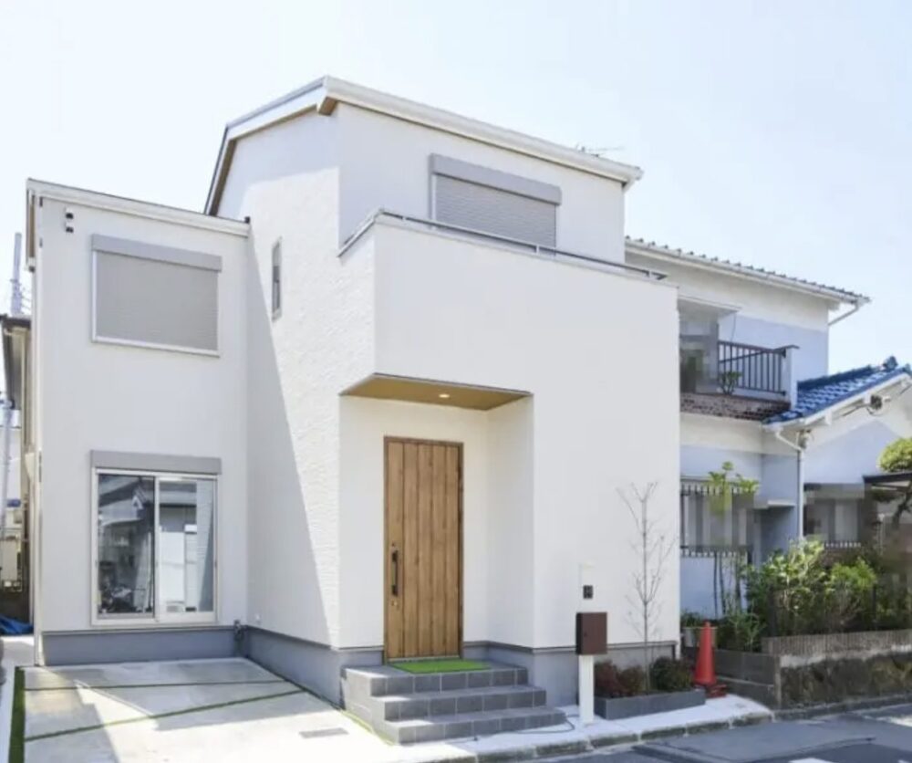 ミヤウチ建設の施工事例 外観 白を基調としたシンプルデザイン