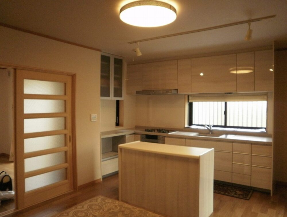 二村技建の施工事例|造作を取り入れたキッチン