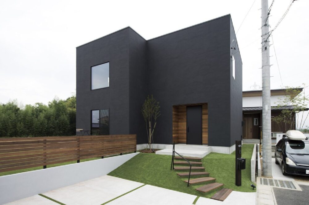 Feel+Homeの黒い外壁の住宅施工事例