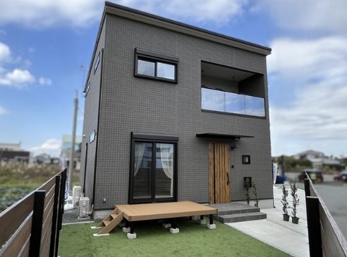 宮坂建設の2階建て外観施工事例